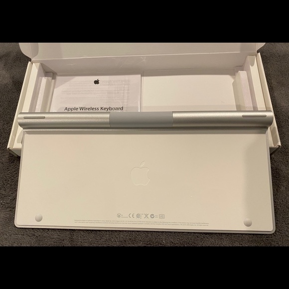 Apple Wireless Keyboard - Picture 4 of 5